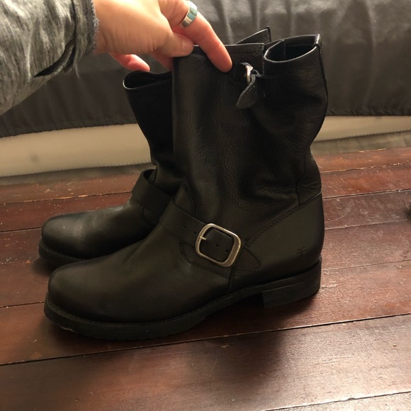 Women’s 9.5 Veronica Leather Frye Boots - Picture 3 of 6